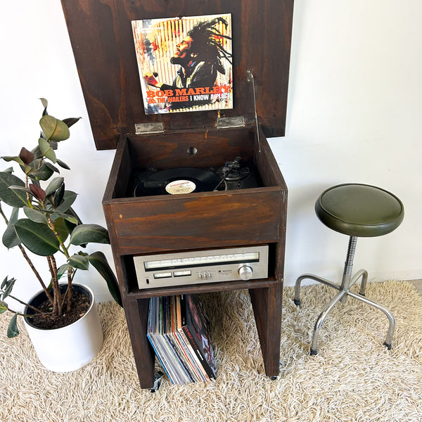 TURNTABLE STEREO CABINET