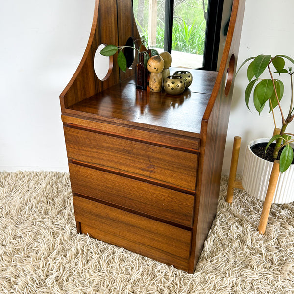 RULA DRESSING TABLE