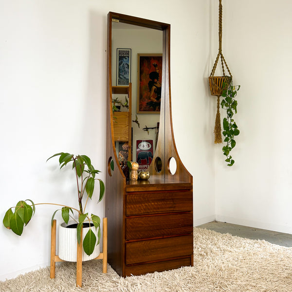 RULA DRESSING TABLE