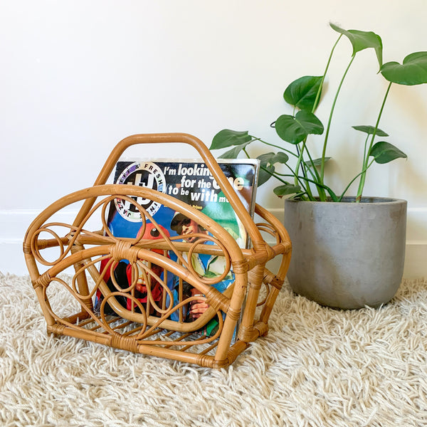 RATTAN MAGAZINE RACK