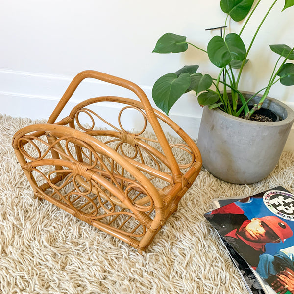 RATTAN MAGAZINE RACK