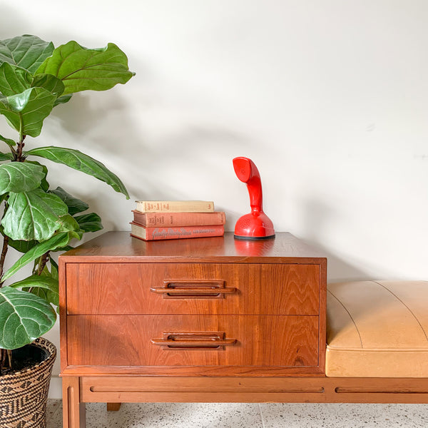 GAINSBOROUGH TELEPHONE TABLE - HEY JUDE WORKSHOP • Vintage furniture & wares.