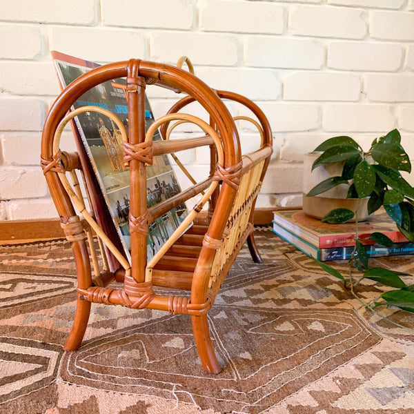RATTAN MAGAZINE RACK