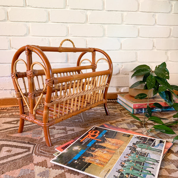 RATTAN MAGAZINE RACK