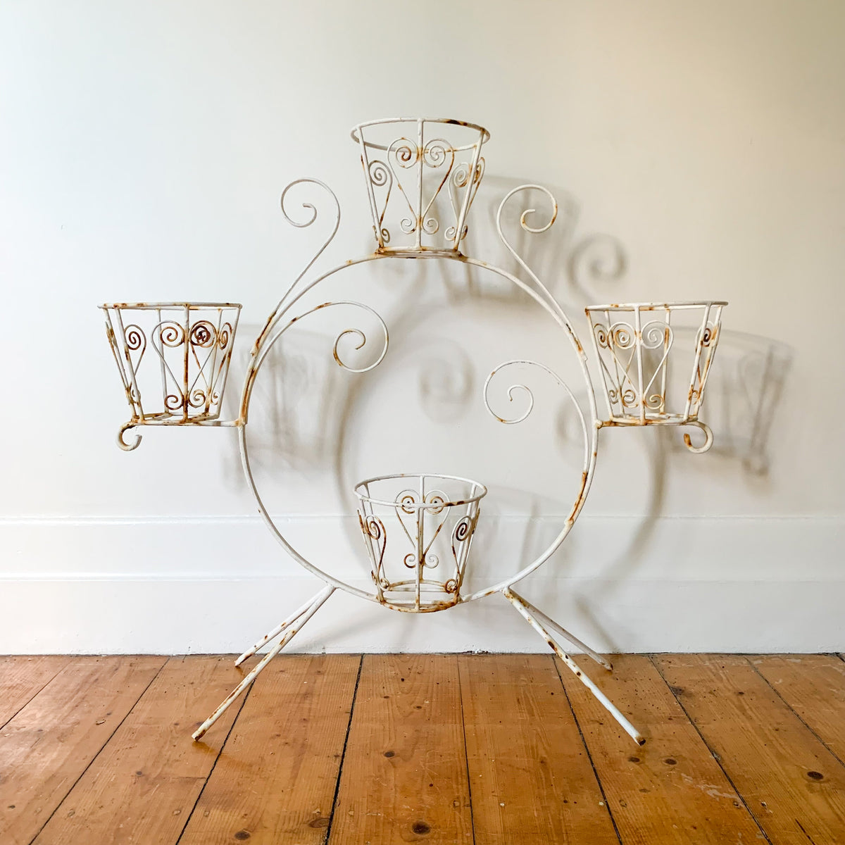 ROUND METAL POT STAND