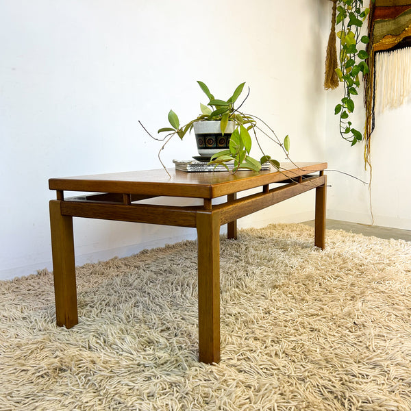 FLOATING COFFEE TABLE