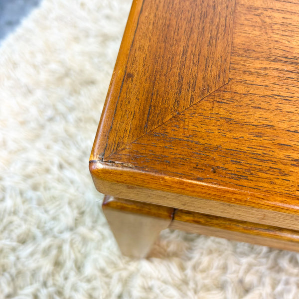 FLOATING COFFEE TABLE