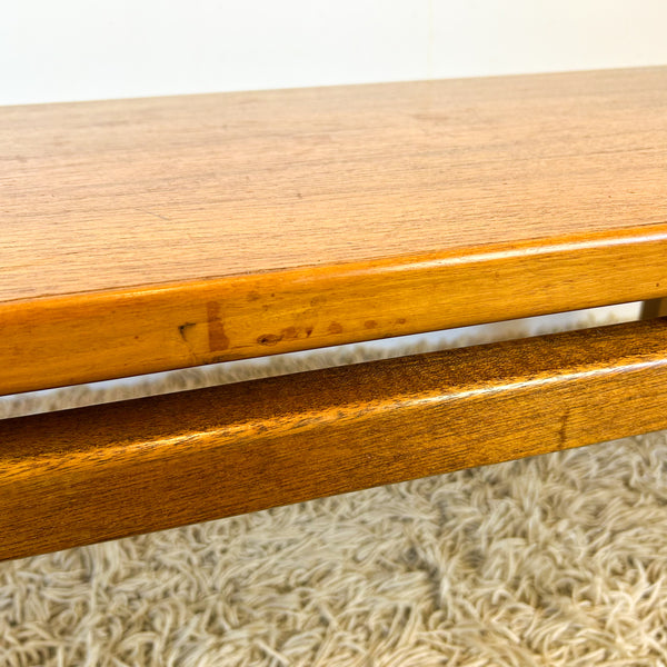 FLOATING COFFEE TABLE