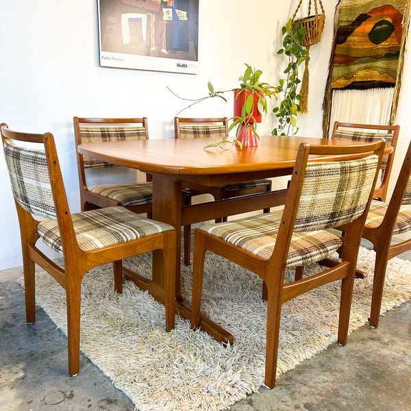 PEDESTAL EXTENSION DINING TABLE & SIX CHAIRS