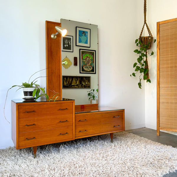 HAYSON DRESSER WITH MIRROR & LIGHT