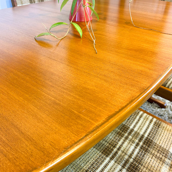 PEDESTAL EXTENSION DINING TABLE & SIX CHAIRS