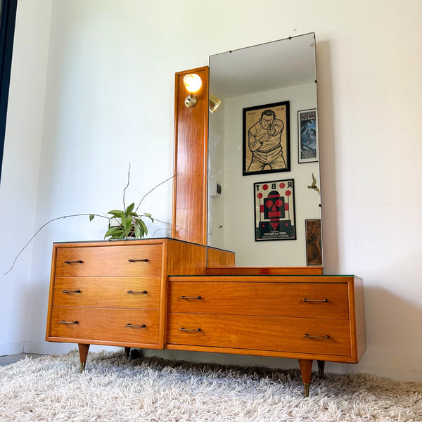 HAYSON DRESSER WITH MIRROR & LIGHT