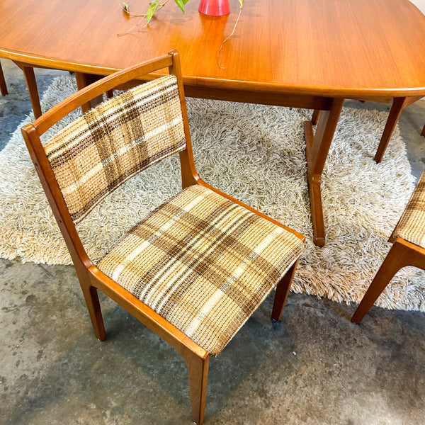 PEDESTAL EXTENSION DINING TABLE & SIX CHAIRS