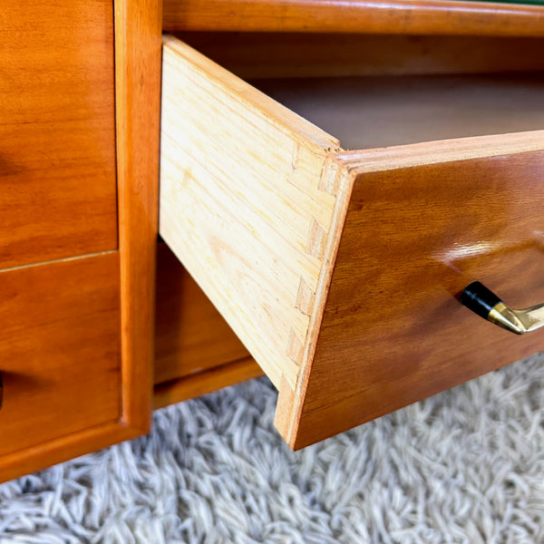 HAYSON DRESSER WITH MIRROR & LIGHT