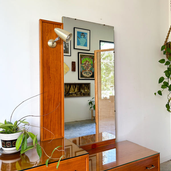 HAYSON DRESSER WITH MIRROR & LIGHT