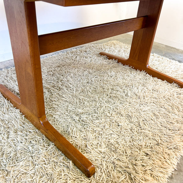 PEDESTAL EXTENSION DINING TABLE & SIX CHAIRS