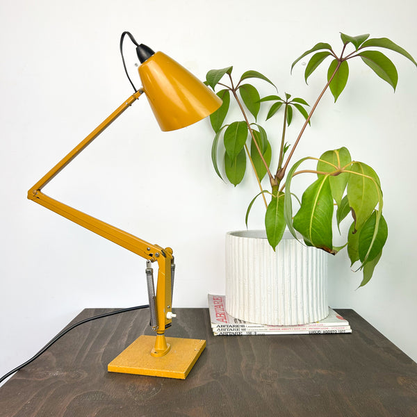 PLANET STUDIO K DESK LAMP MUSTARD