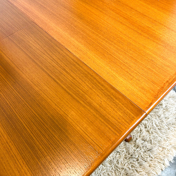 PEDESTAL EXTENSION DINING TABLE & SIX CHAIRS