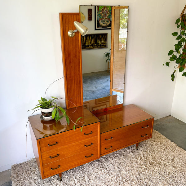 HAYSON DRESSER WITH MIRROR & LIGHT