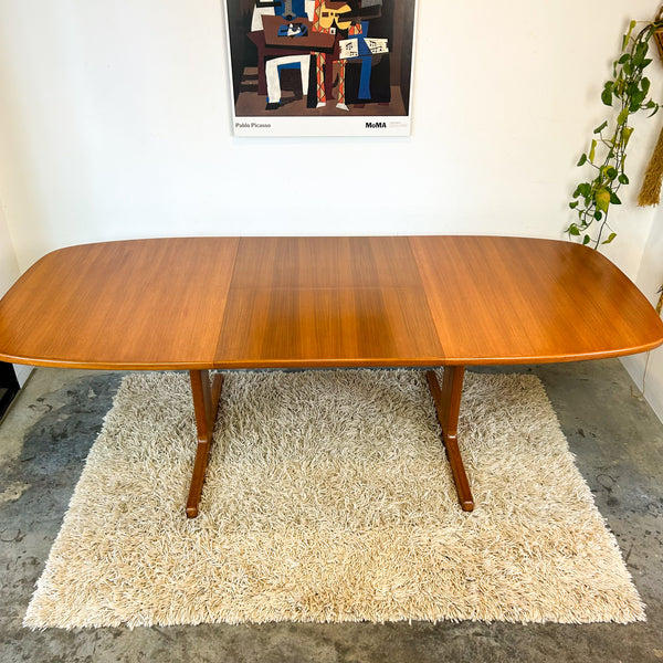 PEDESTAL EXTENSION DINING TABLE & SIX CHAIRS