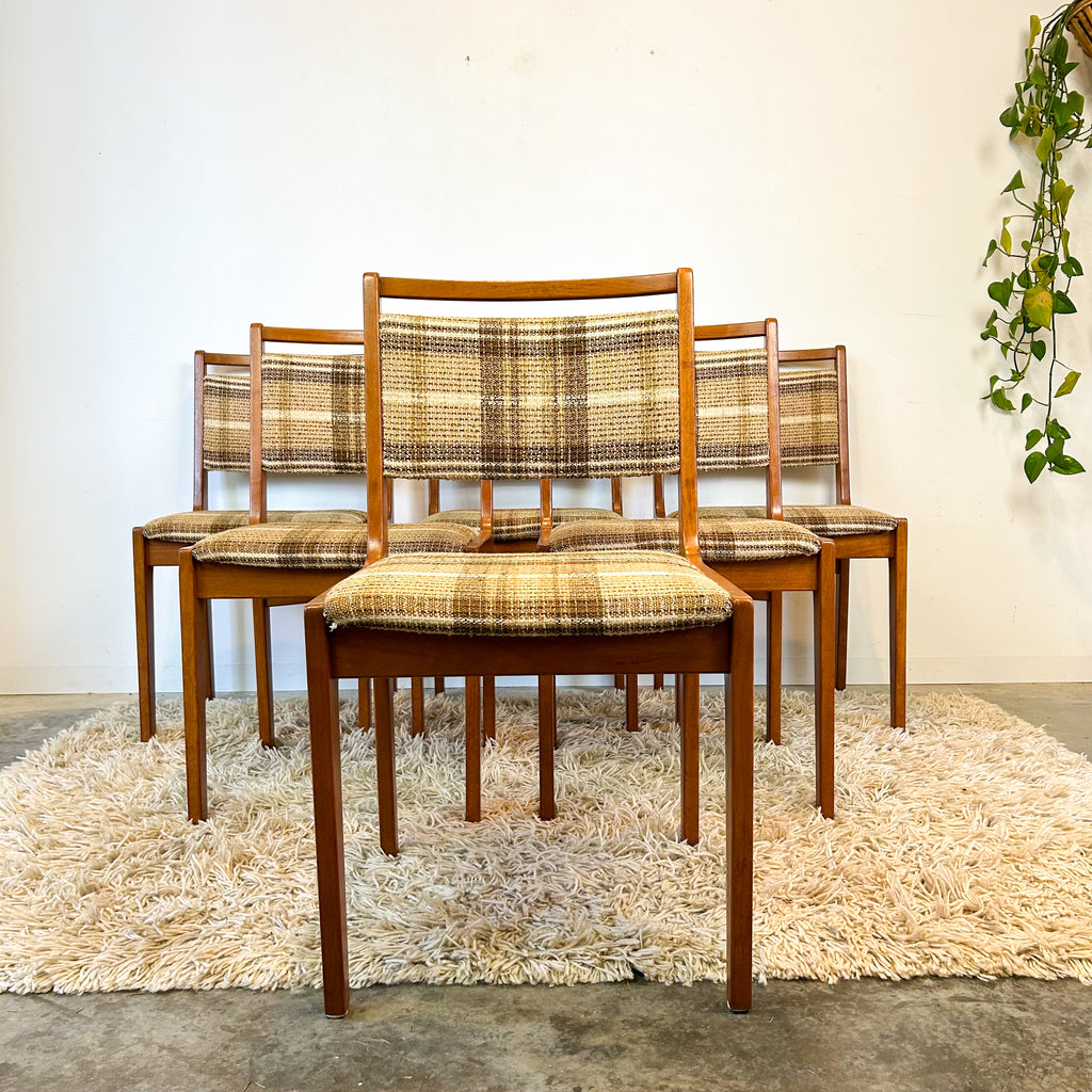 PEDESTAL EXTENSION DINING TABLE & SIX CHAIRS - HEY JUDE WORKSHOP • Vintage furniture & objects Melbourne
