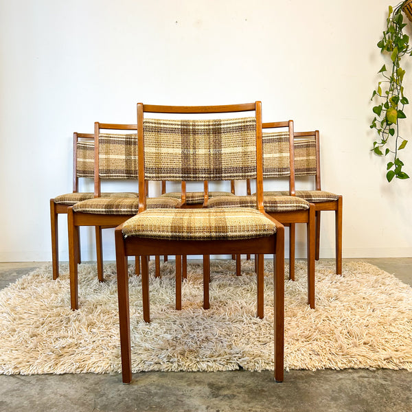 PEDESTAL EXTENSION DINING TABLE & SIX CHAIRS