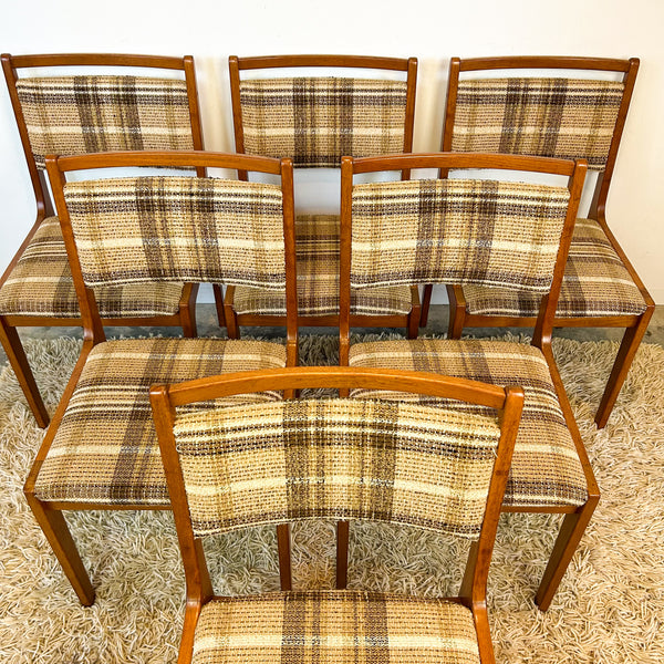 PEDESTAL EXTENSION DINING TABLE & SIX CHAIRS