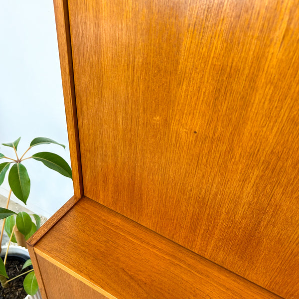 PARAMOUNT WALL UNIT
