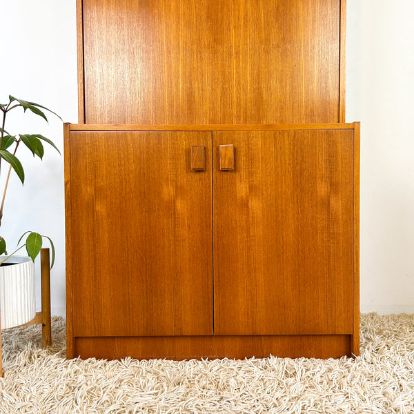 PARAMOUNT WALL UNIT