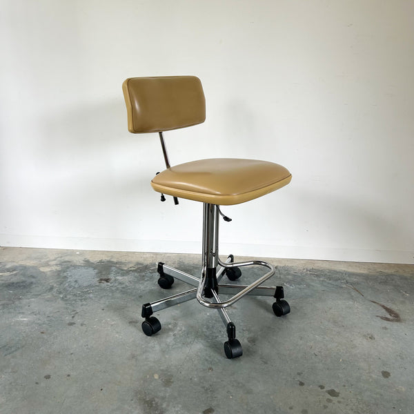 BEIGE VINYL DESK CHAIR/STOOL