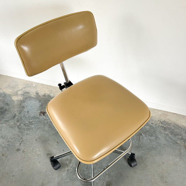 BEIGE VINYL DESK CHAIR/STOOL