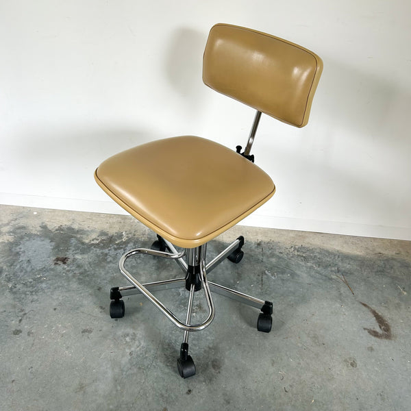 BEIGE VINYL DESK CHAIR/STOOL