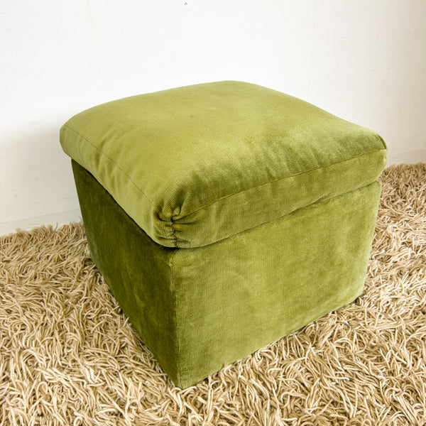 GREEN VELVET POUFFE