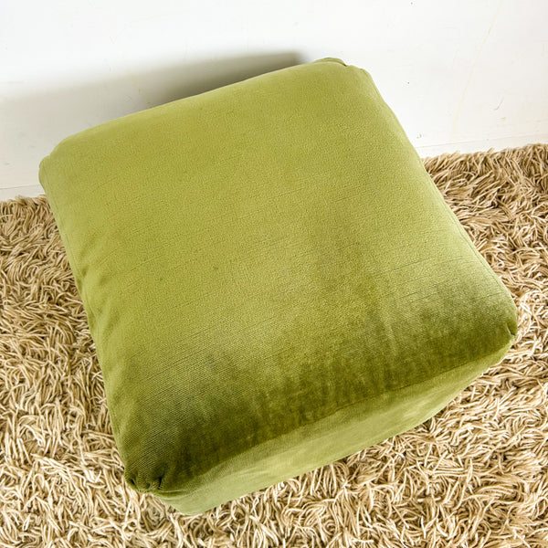 GREEN VELVET POUFFE