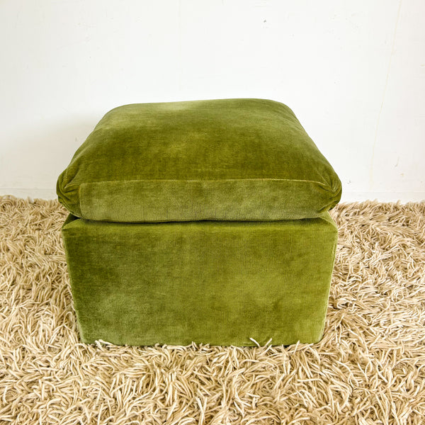 GREEN VELVET POUFFE