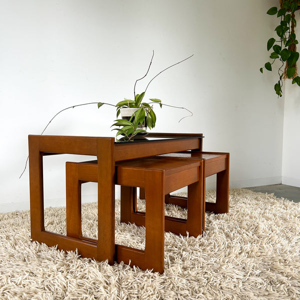 NESTING COFFEE TABLE SET