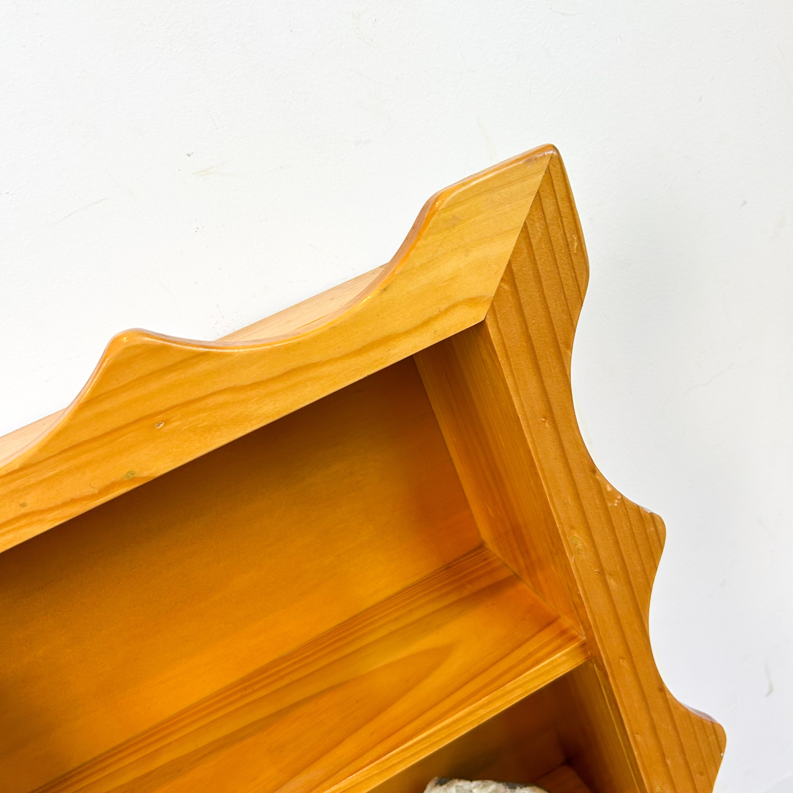 SHADOW BOX WITH SCALLOPED EDGE - HEY JUDE WORKSHOP • Vintage furniture & objects Melbourne