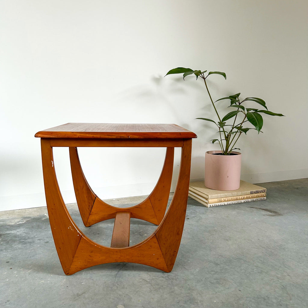 KALMAR SIDE TABLE