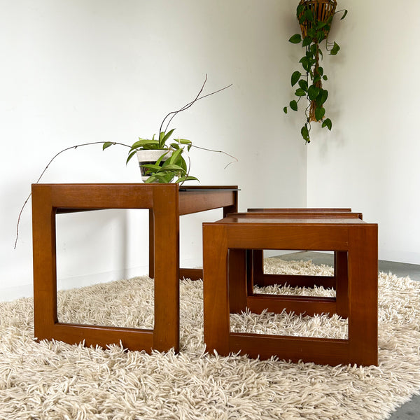 NESTING COFFEE TABLE SET