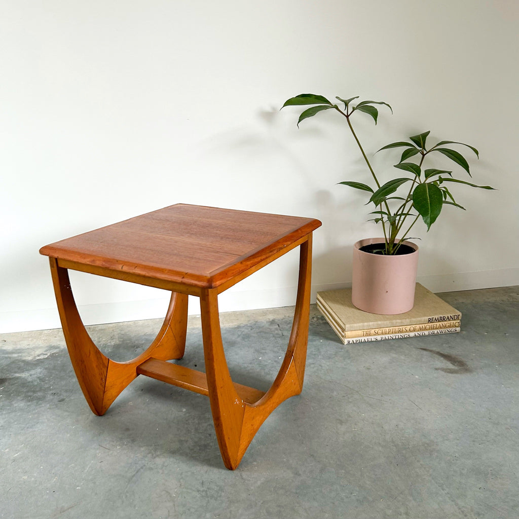 KALMAR SIDE TABLE
