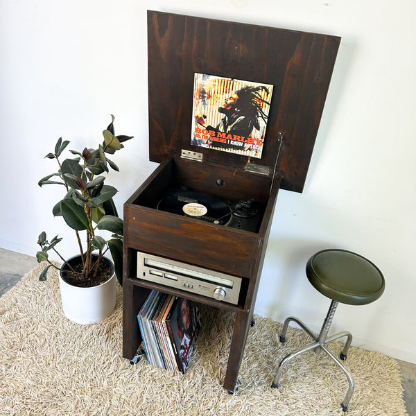 TURNTABLE STEREO CABINET