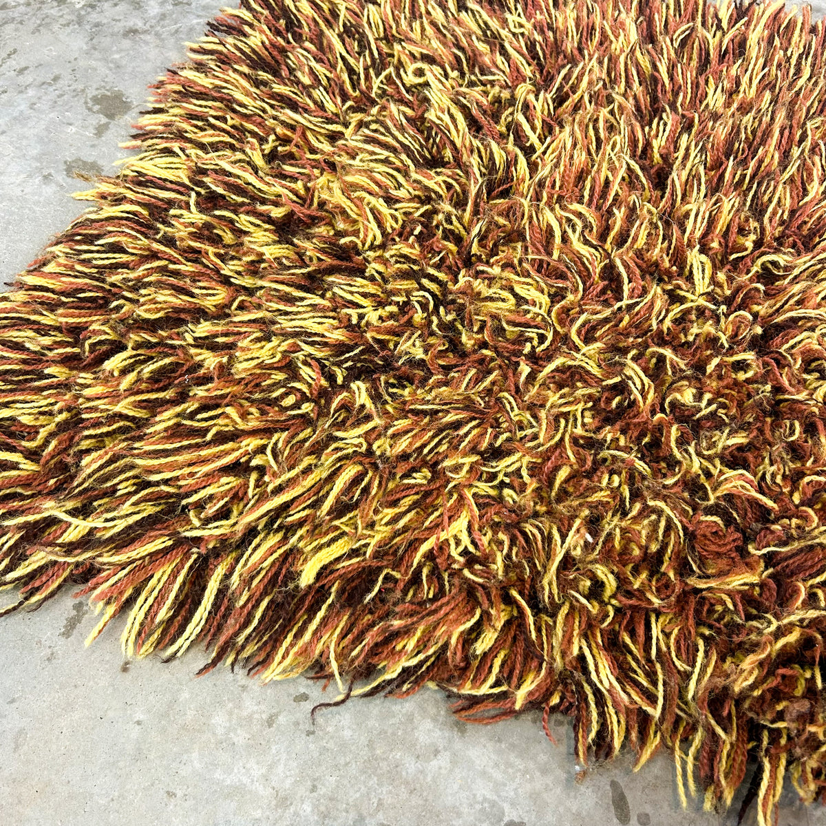 SHAG RUG