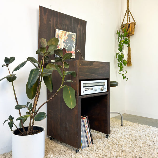 TURNTABLE STEREO CABINET