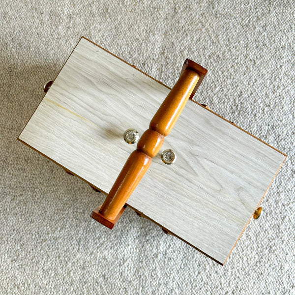 CANTILEVER SEWING BOX