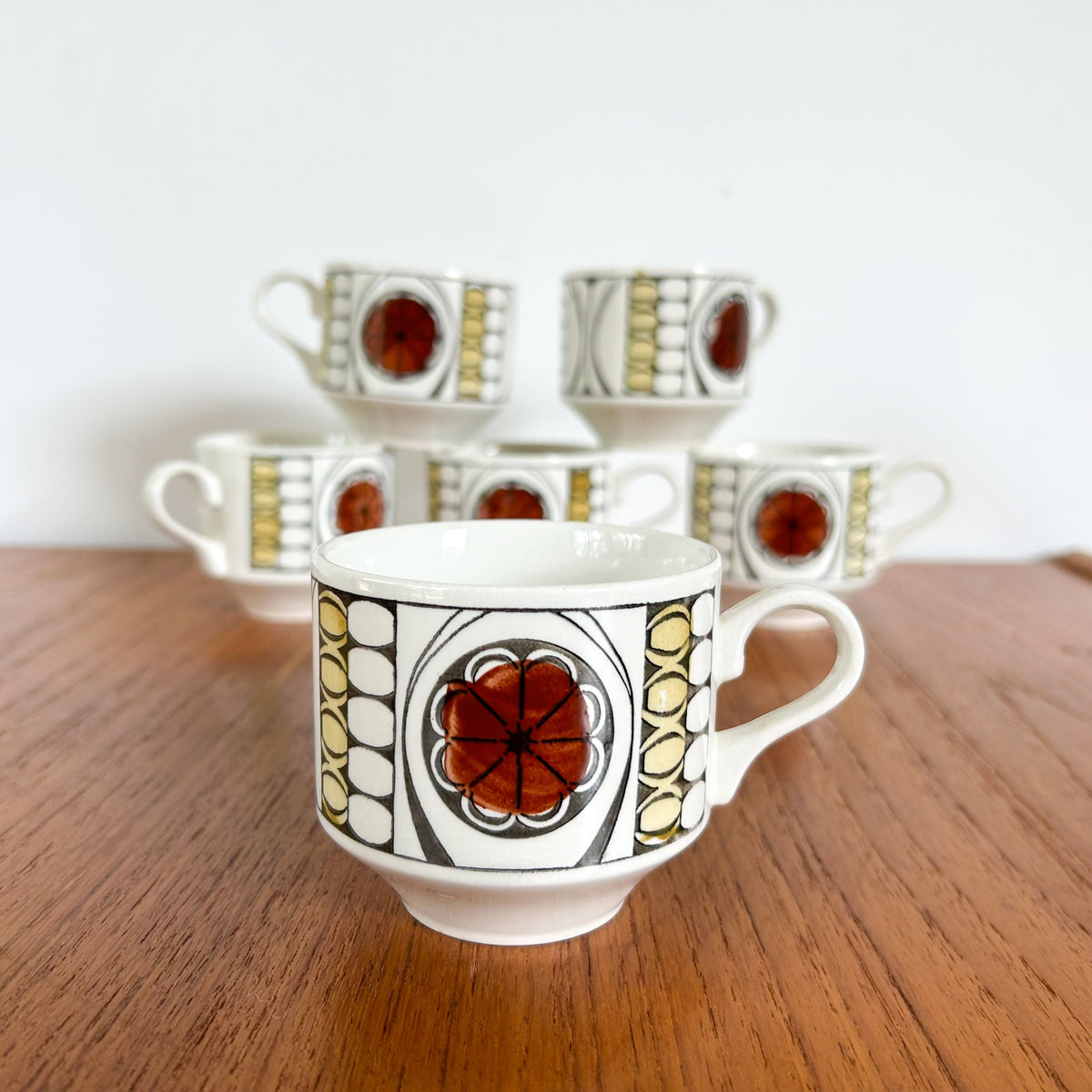 BROADHURST COFFEE CUPS