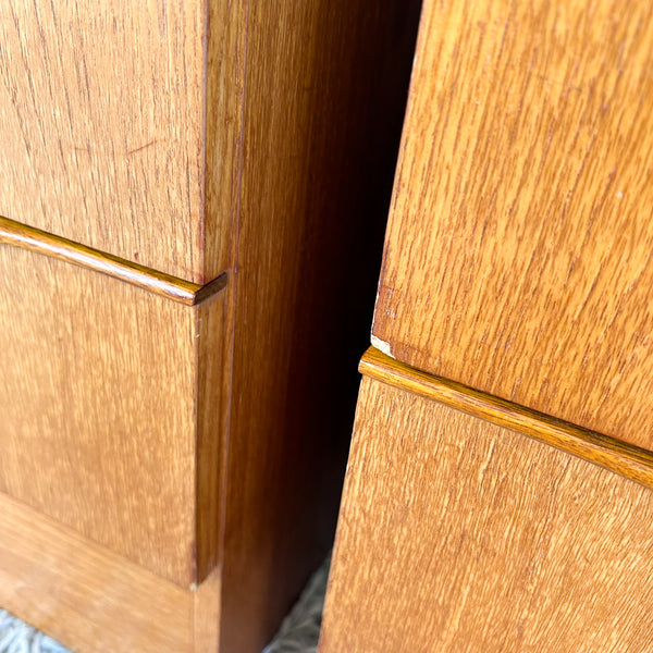 BEDSIDE DRAWERS WITH WAVE HANDLES