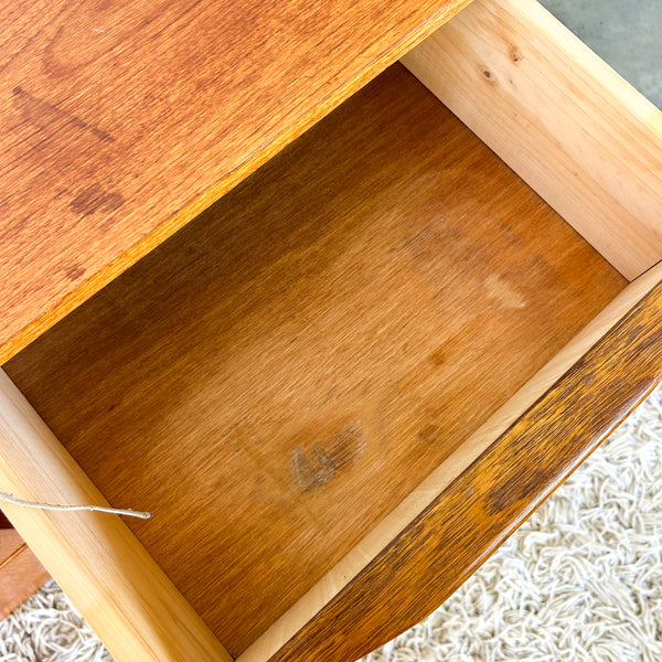 BEDSIDE DRAWERS WITH WAVE HANDLES