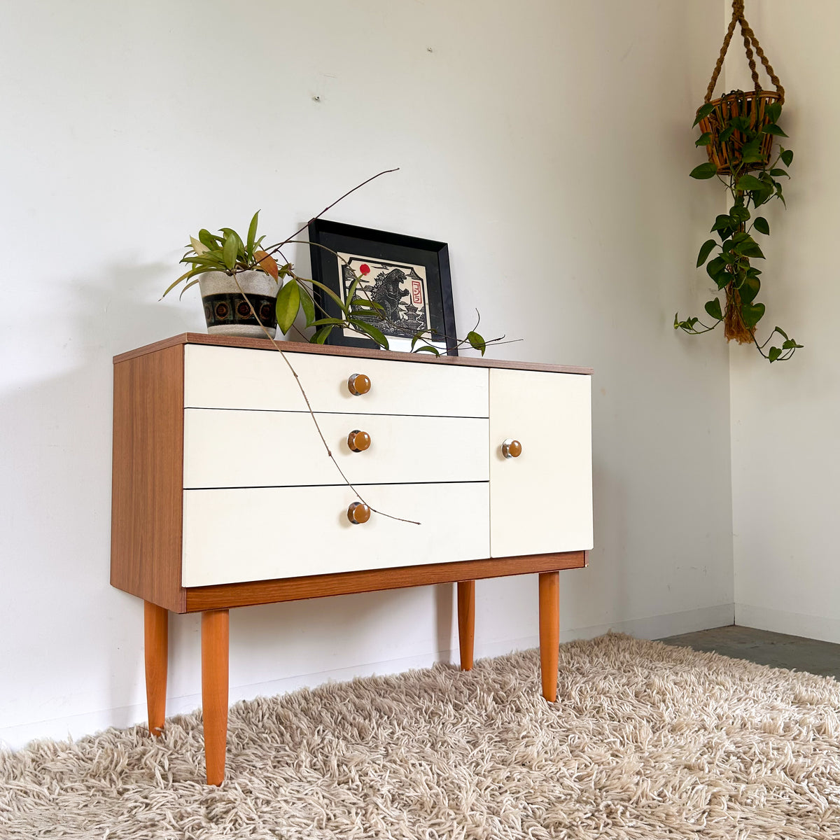 SCHREIBER SIDEBOARD