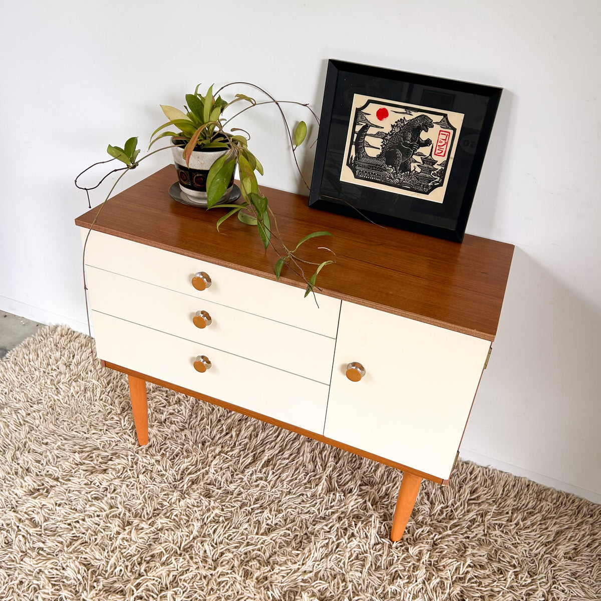 SCHREIBER SIDEBOARD