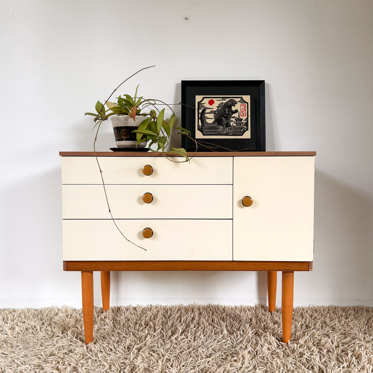 SCHREIBER SIDEBOARD